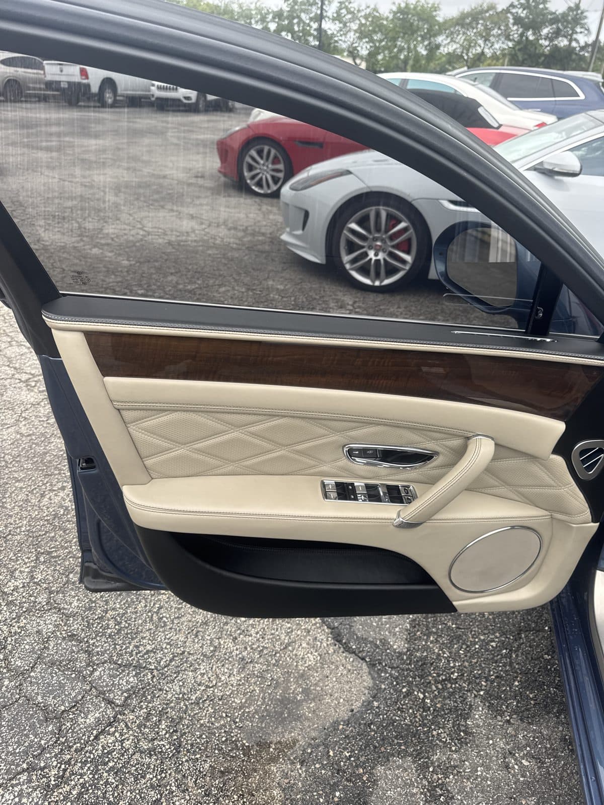 2014 Bentley Flying Spur pre-purchase inspection — interior cabin photo