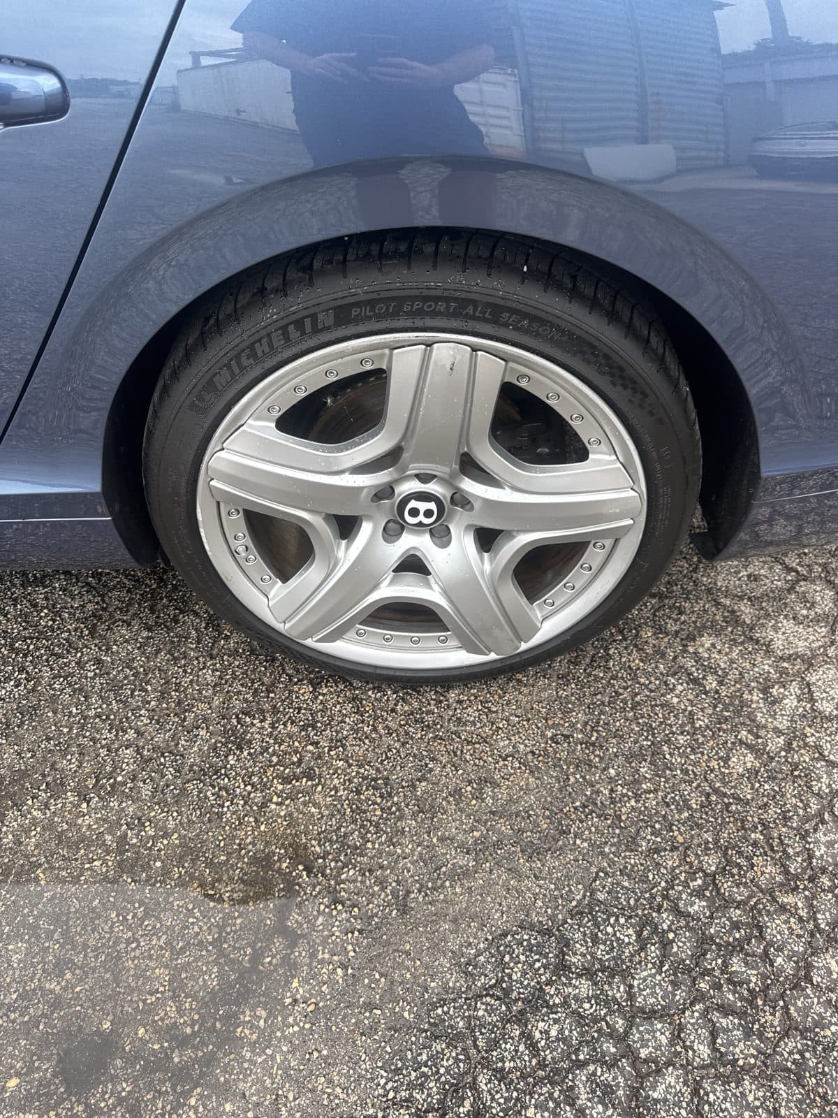 2014 Bentley Flying Spur pre-purchase inspection — wheel and tire tread photo